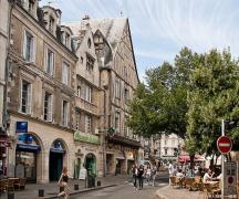 Fransa'nın Poitiers şehri (Poitou-Charentes bölgesi)